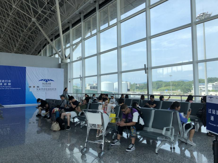 张家界机场候机楼商铺升级改造