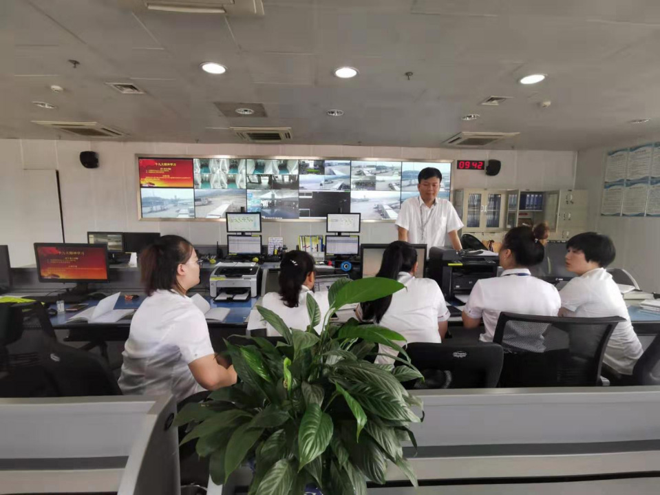 雷雨天气下的“彩虹”