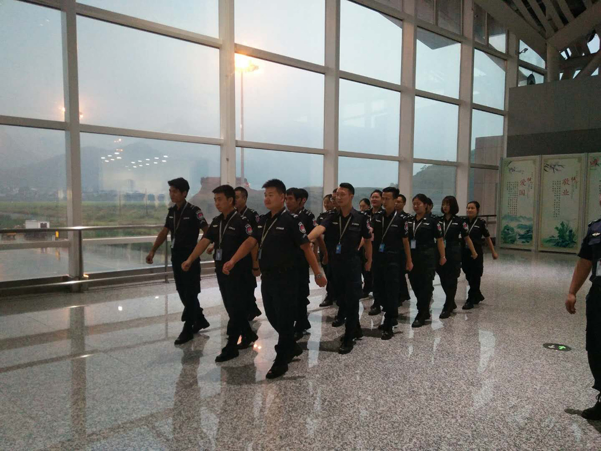 抓作风建设 促习惯养成